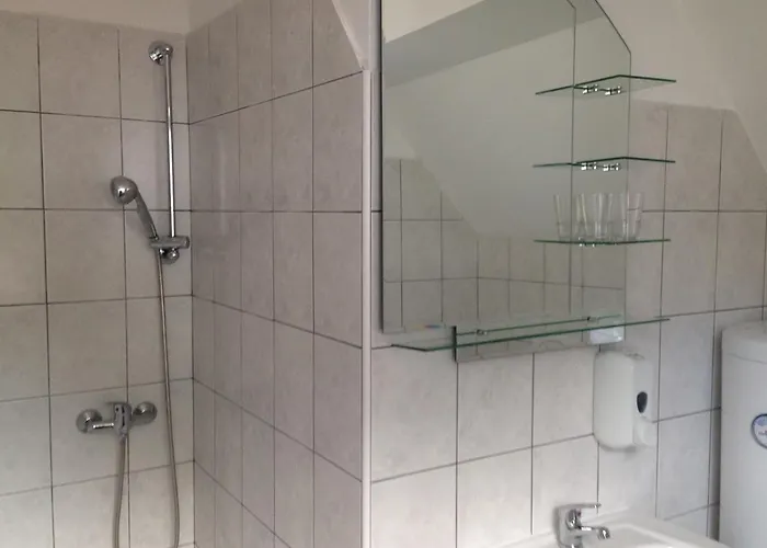 Rot Nočitev z zajtrkom 3*