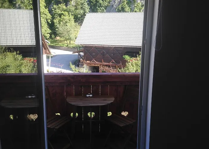 Rot Nočitev z zajtrkom 3*