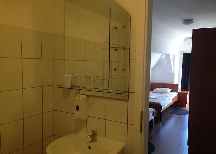 Nočitev z zajtrkom Rot Bohinjska Bela