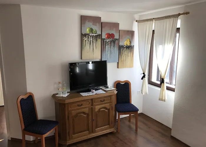 Rot Nočitev z zajtrkom 3*